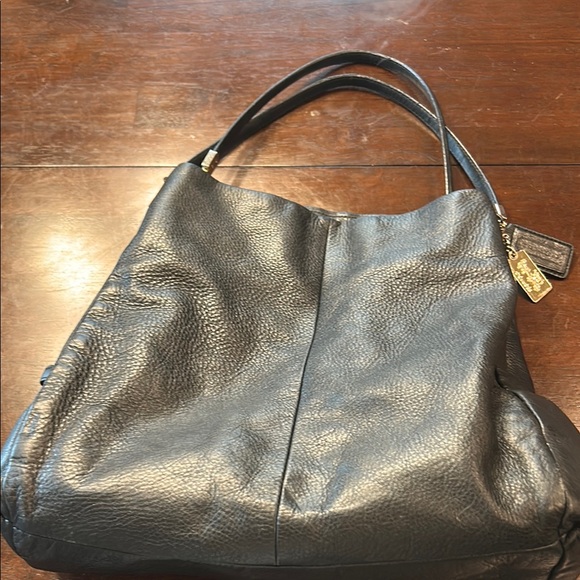 Coach Pheobe Black Hobo Bag with Textured Leather Design (Handle Fray Call Out) - Picture 1 of 15